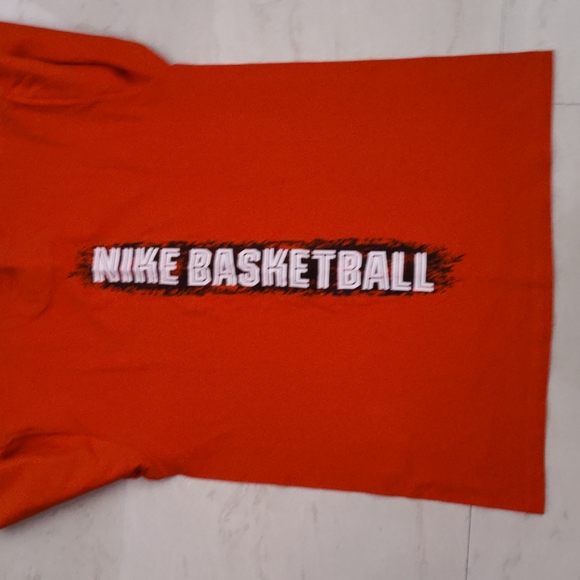 Nike Tshirt - Picture 2 of 4